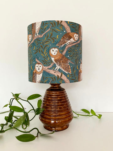 The Huntress Brown Pottery Table Lamp