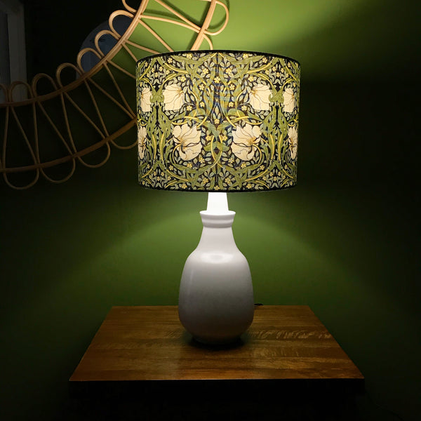 William Morris White Ceramic Pimpernel Table Lamp