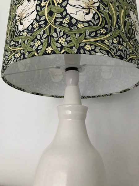 William Morris White Ceramic Pimpernel Table Lamp