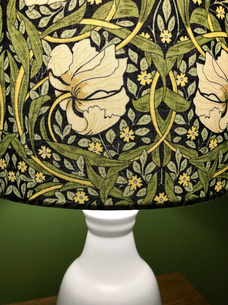 William Morris White Ceramic Pimpernel Table Lamp